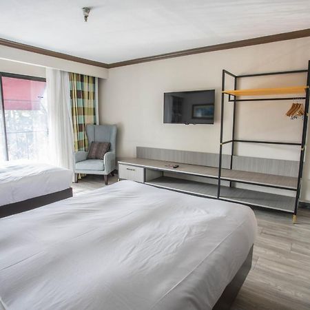 Vanllee Hotel Covina Exteriér fotografie