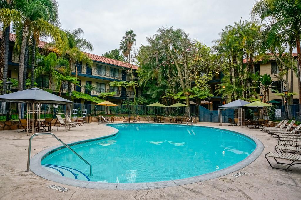 Vanllee Hotel Covina Exteriér fotografie