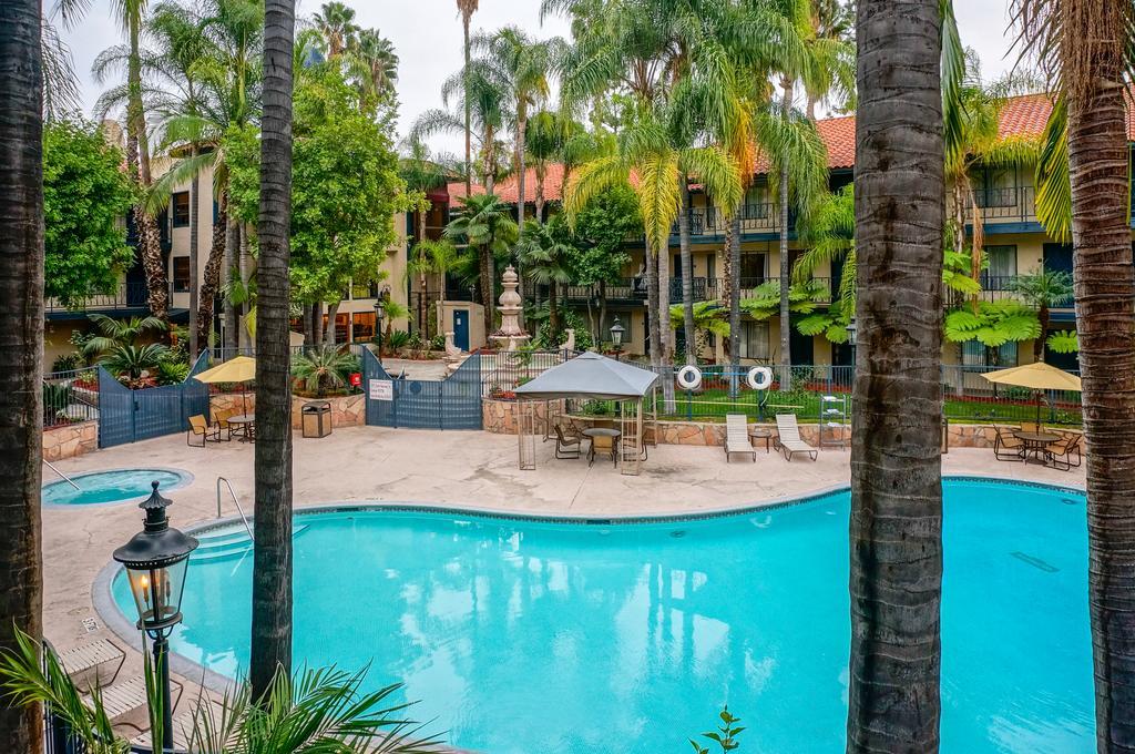 Vanllee Hotel Covina Exteriér fotografie