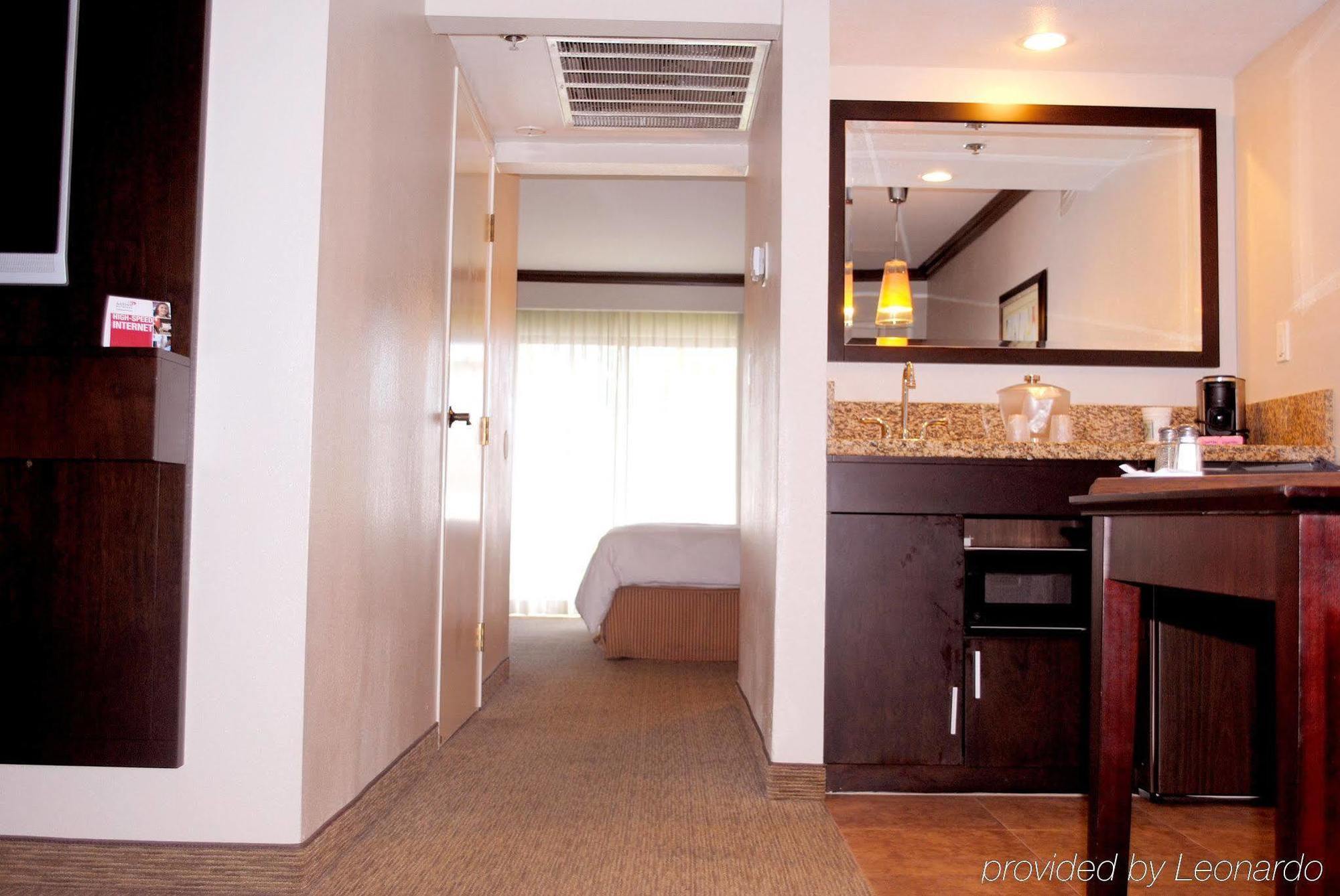 Vanllee Hotel Covina Exteriér fotografie