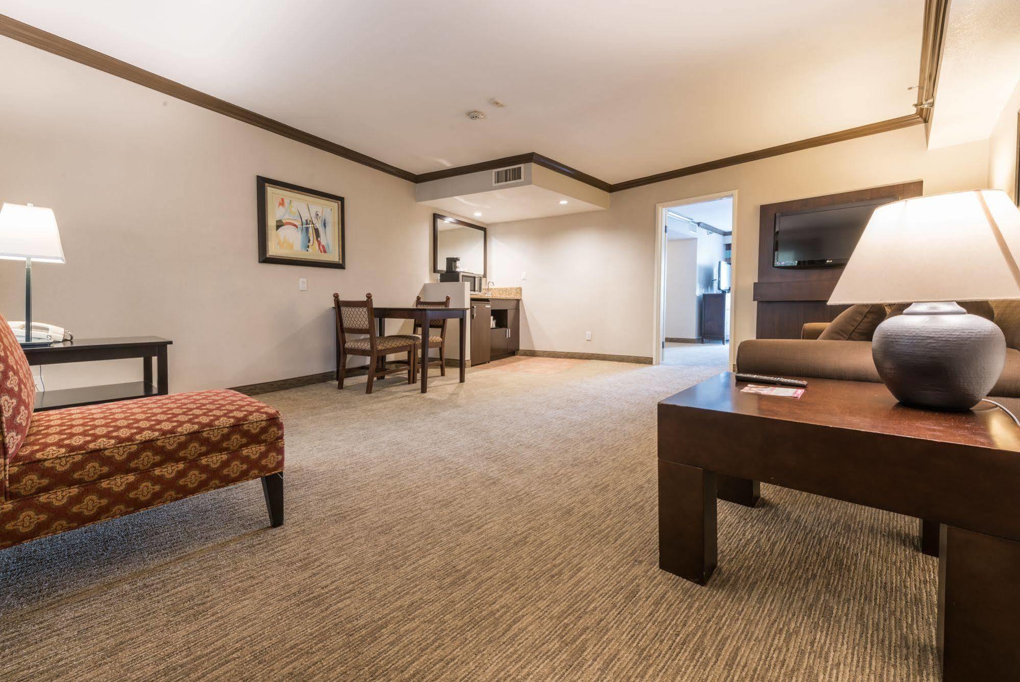 Vanllee Hotel Covina Exteriér fotografie