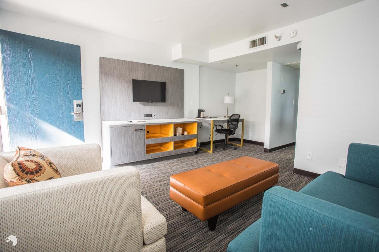 Vanllee Hotel Covina Exteriér fotografie